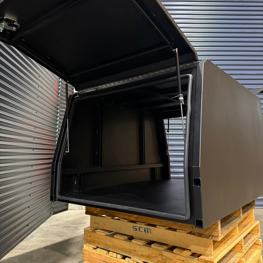 LC79 1300l Canopy